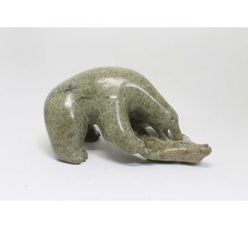 11309 Bear eatting seal by Georgie Pitsiulak