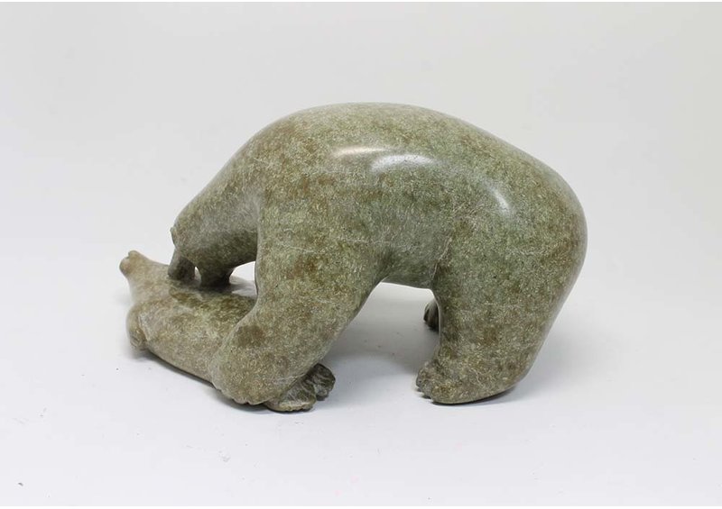 11309 Bear eatting seal by Georgie Pitsiulak