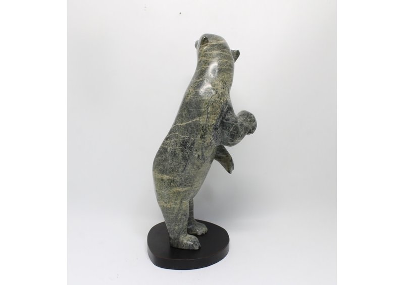 23438 Dancing bear by Henry Evaluardjuk