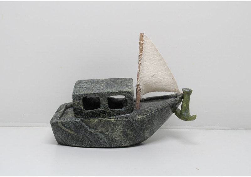 24040 Boat by Kakee Negeoseak