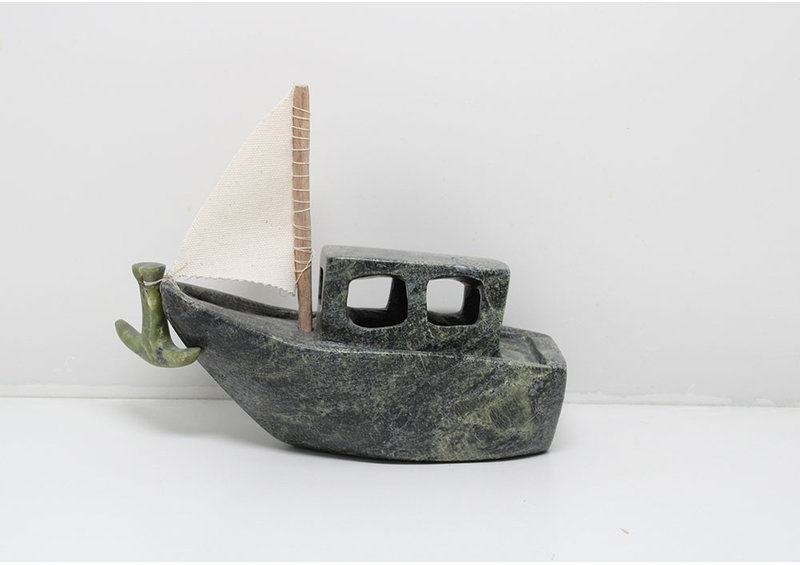 24040 Boat by Kakee Negeoseak