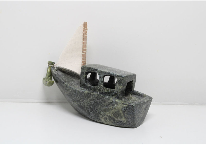 24040 Boat by Kakee Negeoseak