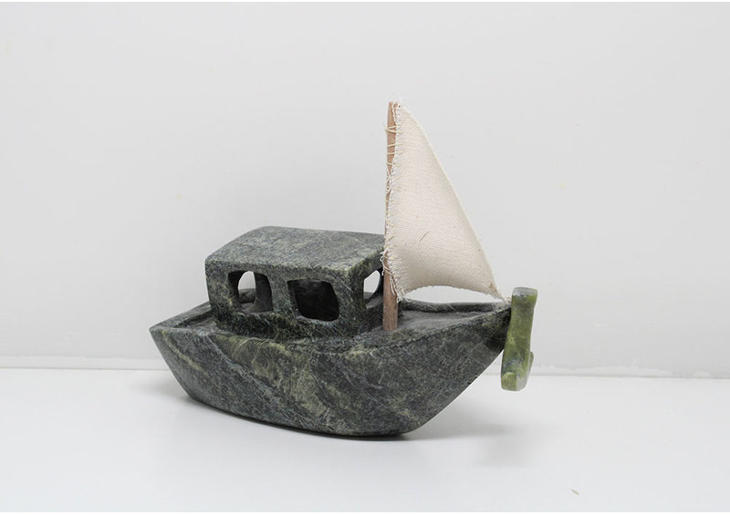 24040 Boat by Kakee Negeoseak