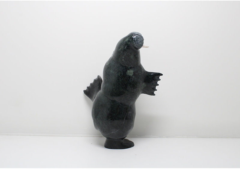 24071 Dancing Walrus by Pudlalik Shaa
