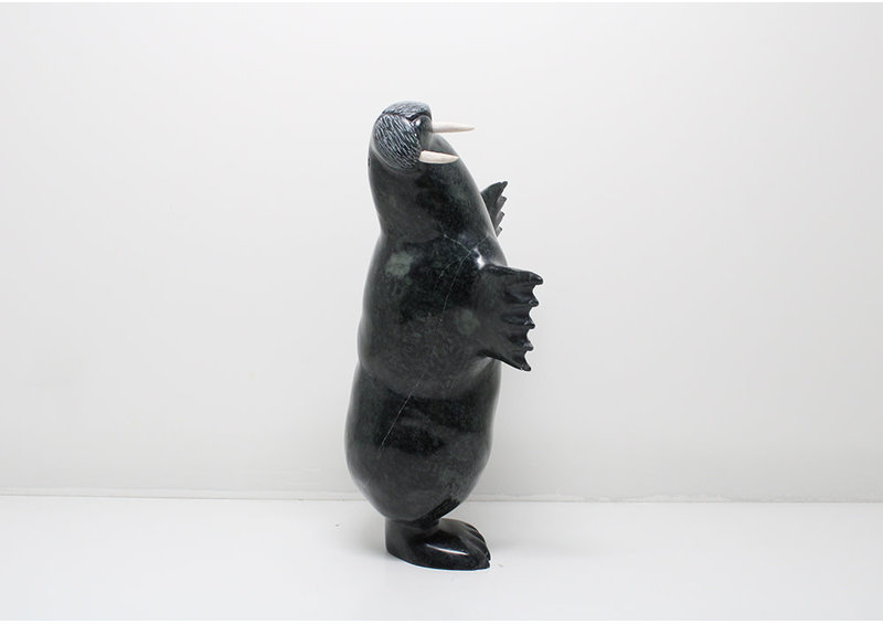 24071 Dancing Walrus by Pudlalik Shaa