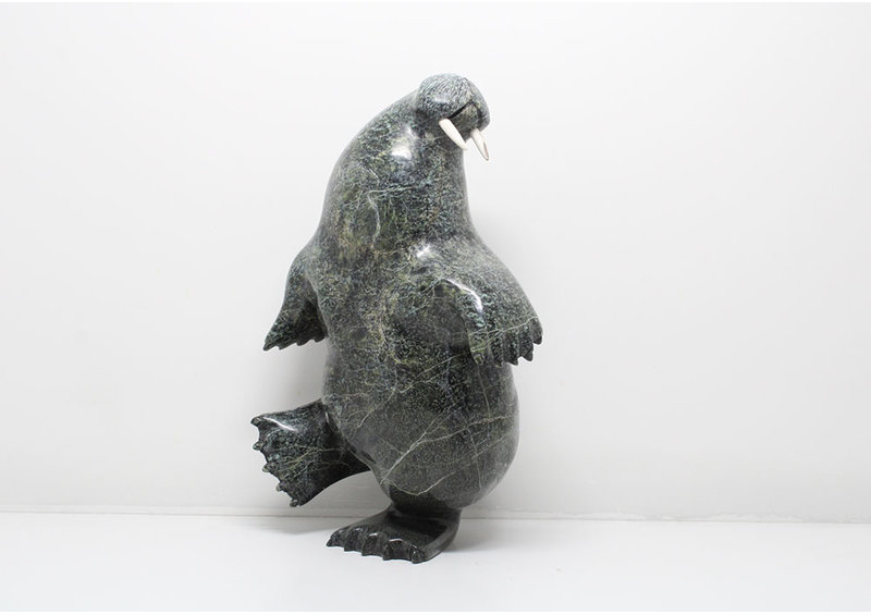 24145 Dancing walrus by Pudlalik Shaa