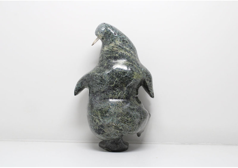 24145 Dancing walrus by Pudlalik Shaa