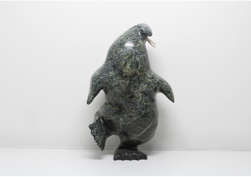 24145 Dancing walrus by Pudlalik Shaa