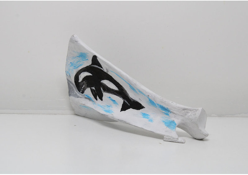 24189 Painted shoulder blade by Iziasie Kopalie