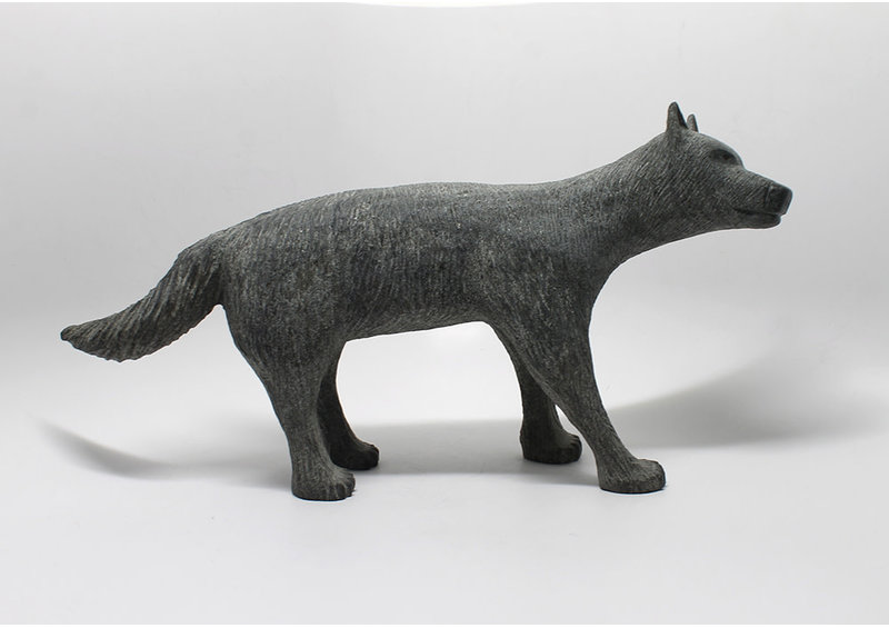 20578 Black granite wolf by Jerry Ell
