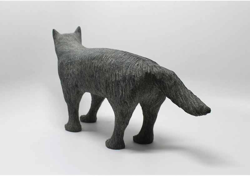 20578 Black granite wolf by Jerry Ell