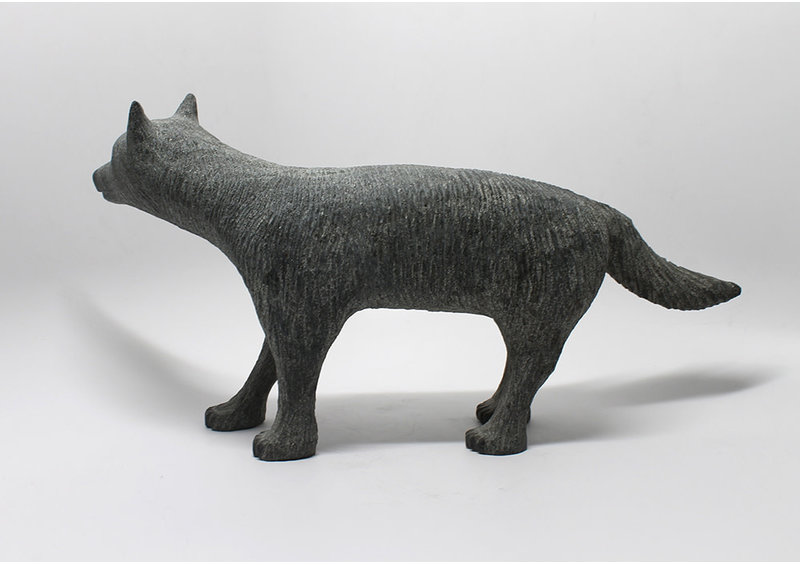 20578 Black granite wolf by Jerry Ell