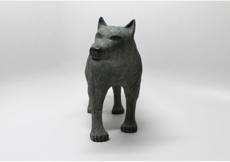 20578 Black granite wolf by Jerry Ell