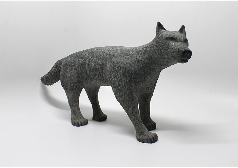 20578 Black granite wolf by Jerry Ell