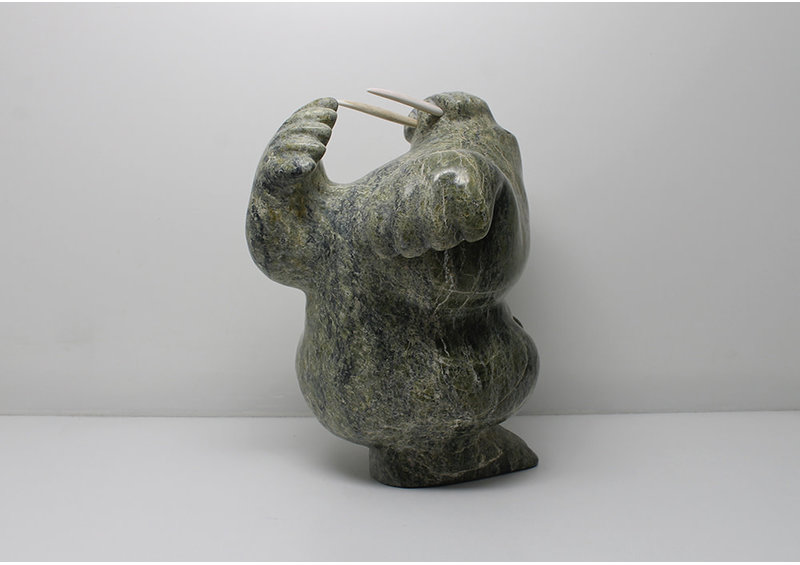 15403 Dancing walrus by Aqjangajuk Shaa