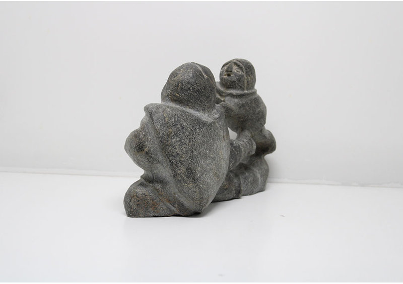 24283 Mother combing child by Thomas Akilak