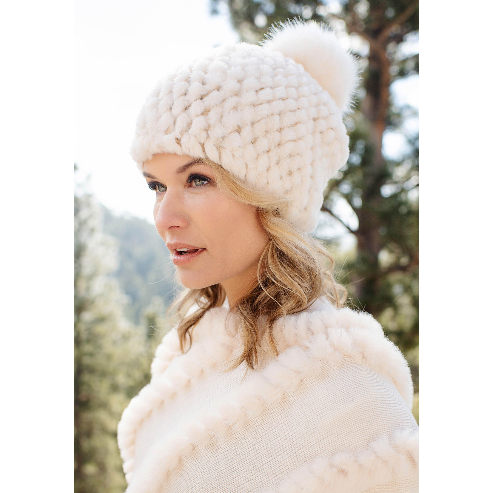 Fabulous Furs Hat/Knitted w/FauxFurPom