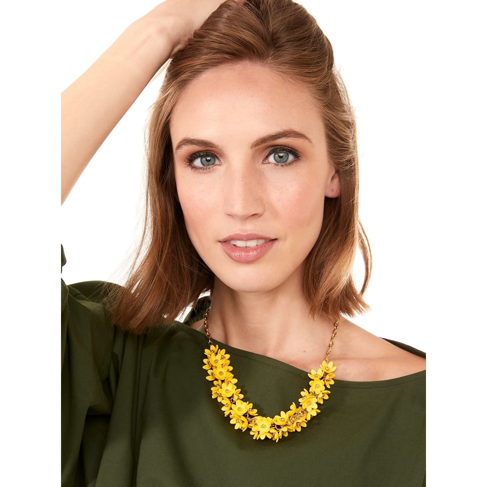 Zenzii Petite Petals Collar Necklace in Flame