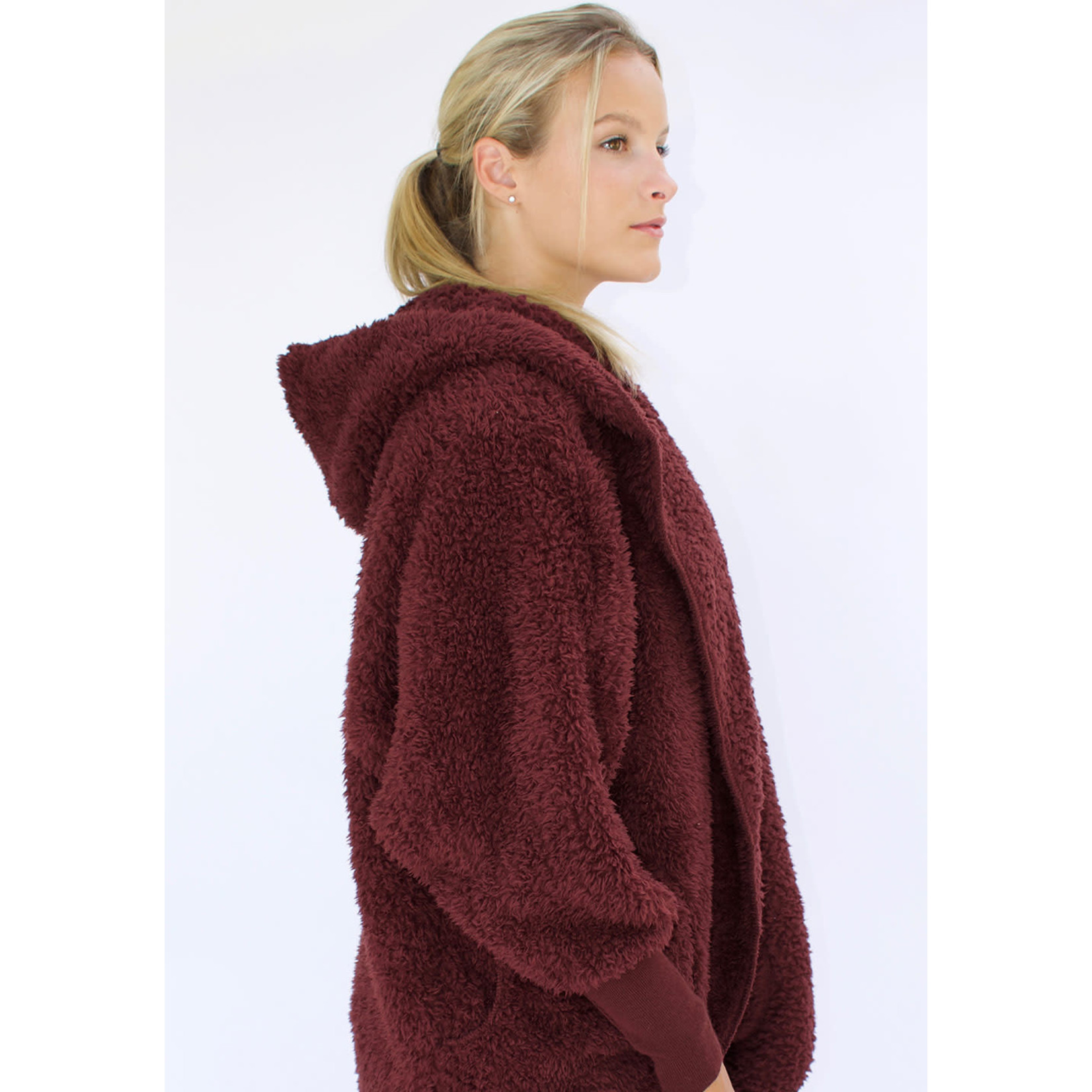 Nordic Beach Fuzzy Fleece Hooded Cardigan in Chocolate Cherry
