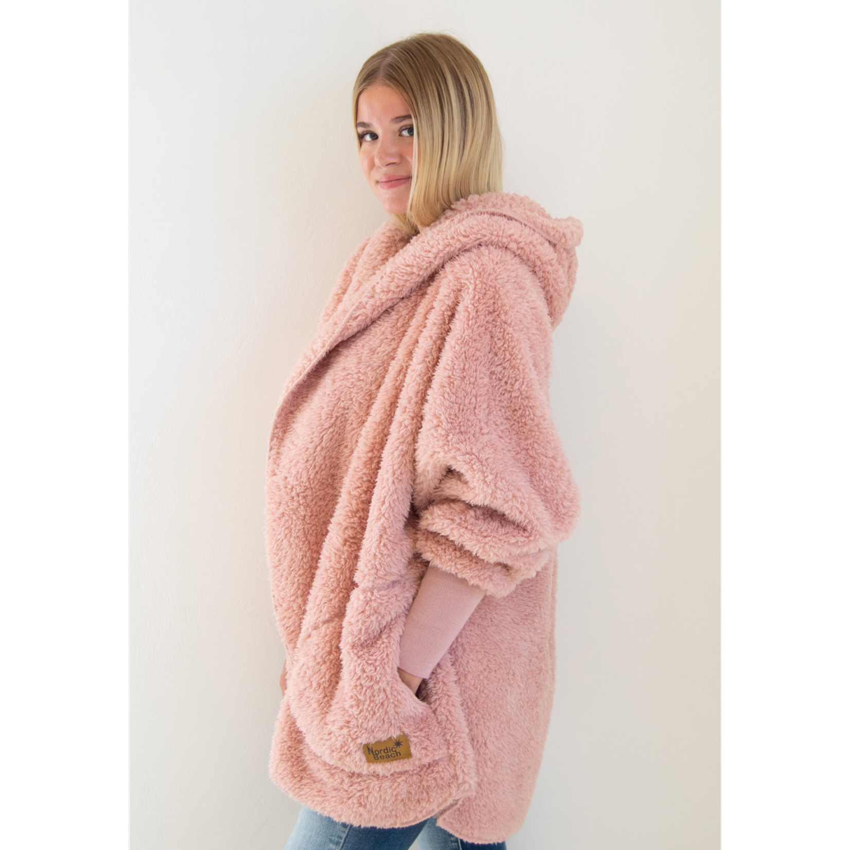Nordic Beach Fuzzy Fleece Hooded Cardigan in Blush Wine