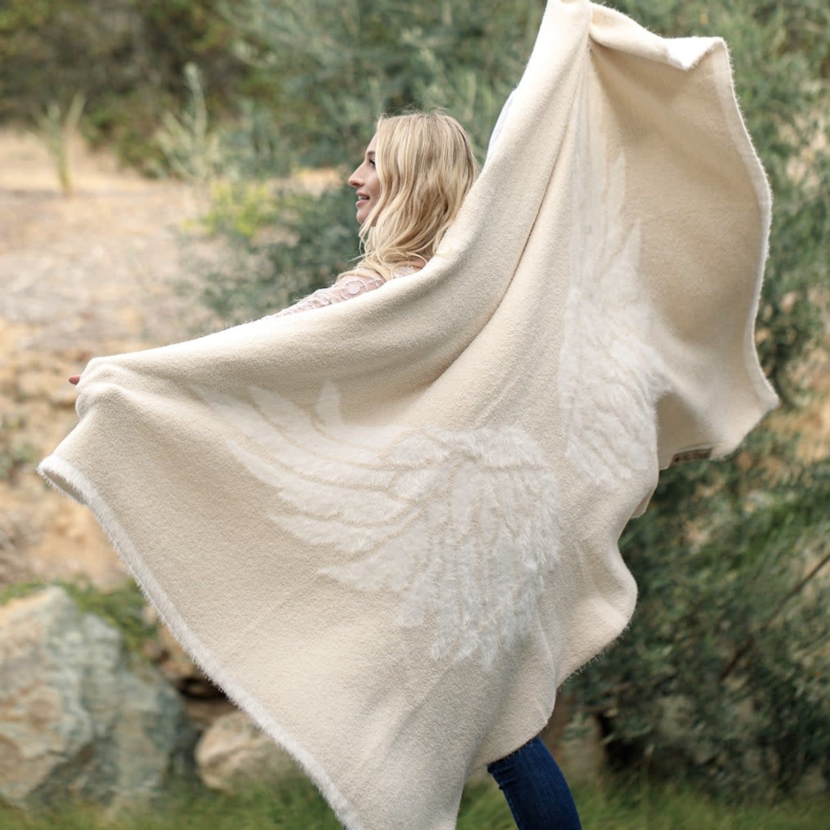 BIG LOViE Dream WINGS Throw in Big Ivory 48x72