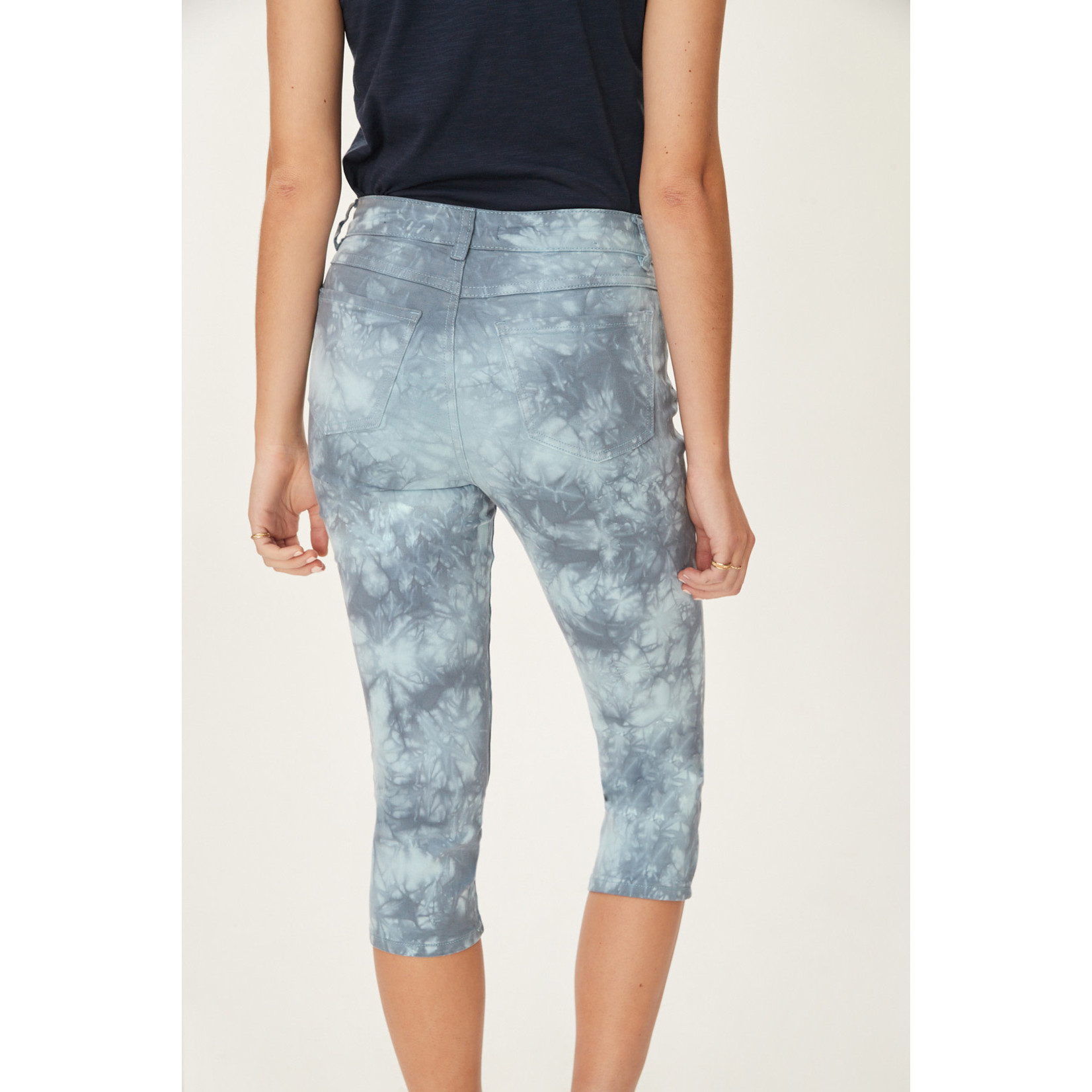 FDJ Olivia Tie Dye Slim Capri Pant