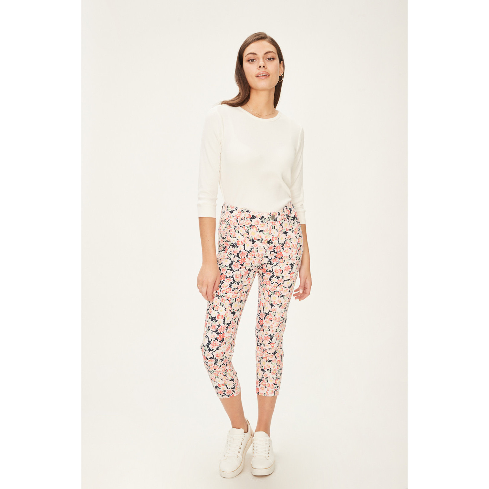 FDJ Pink Daisy Pull-On Slim Crop Pant