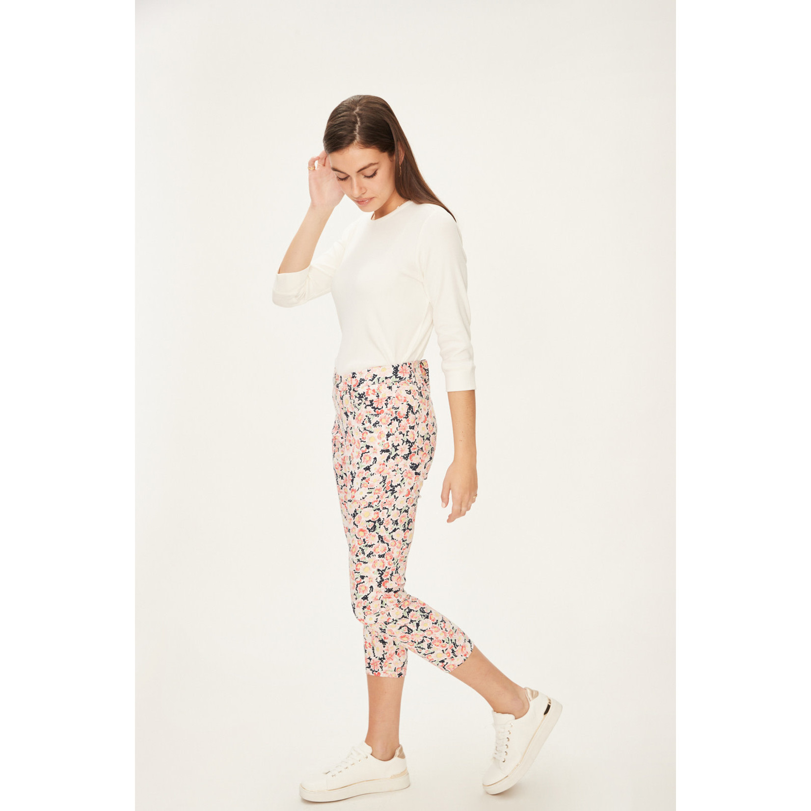 FDJ Pink Daisy Pull-On Slim Crop Pant