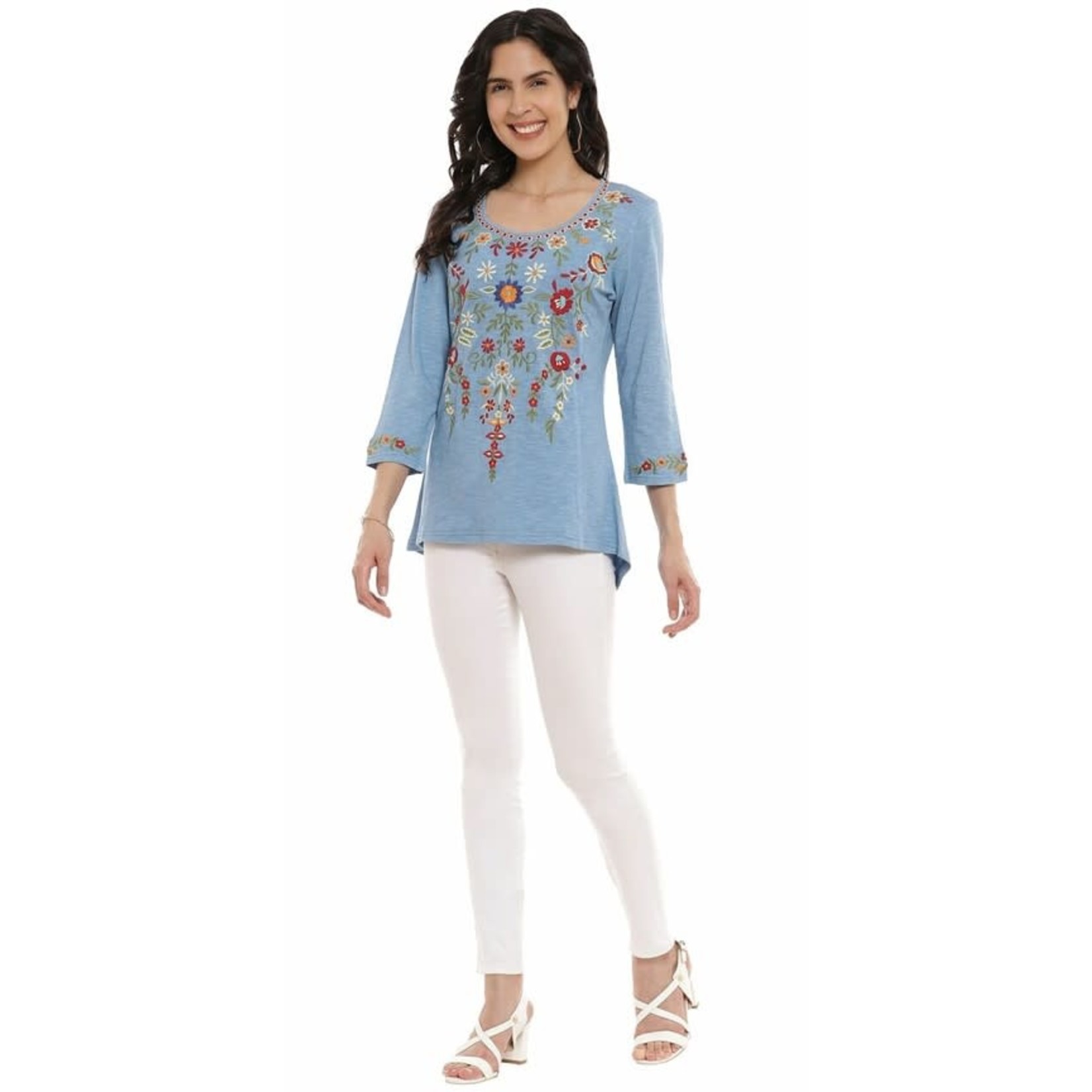 Parsley and Sage Quinn Floral Embroidered Hi-Low Top with 3/4 Sleeve in Blue