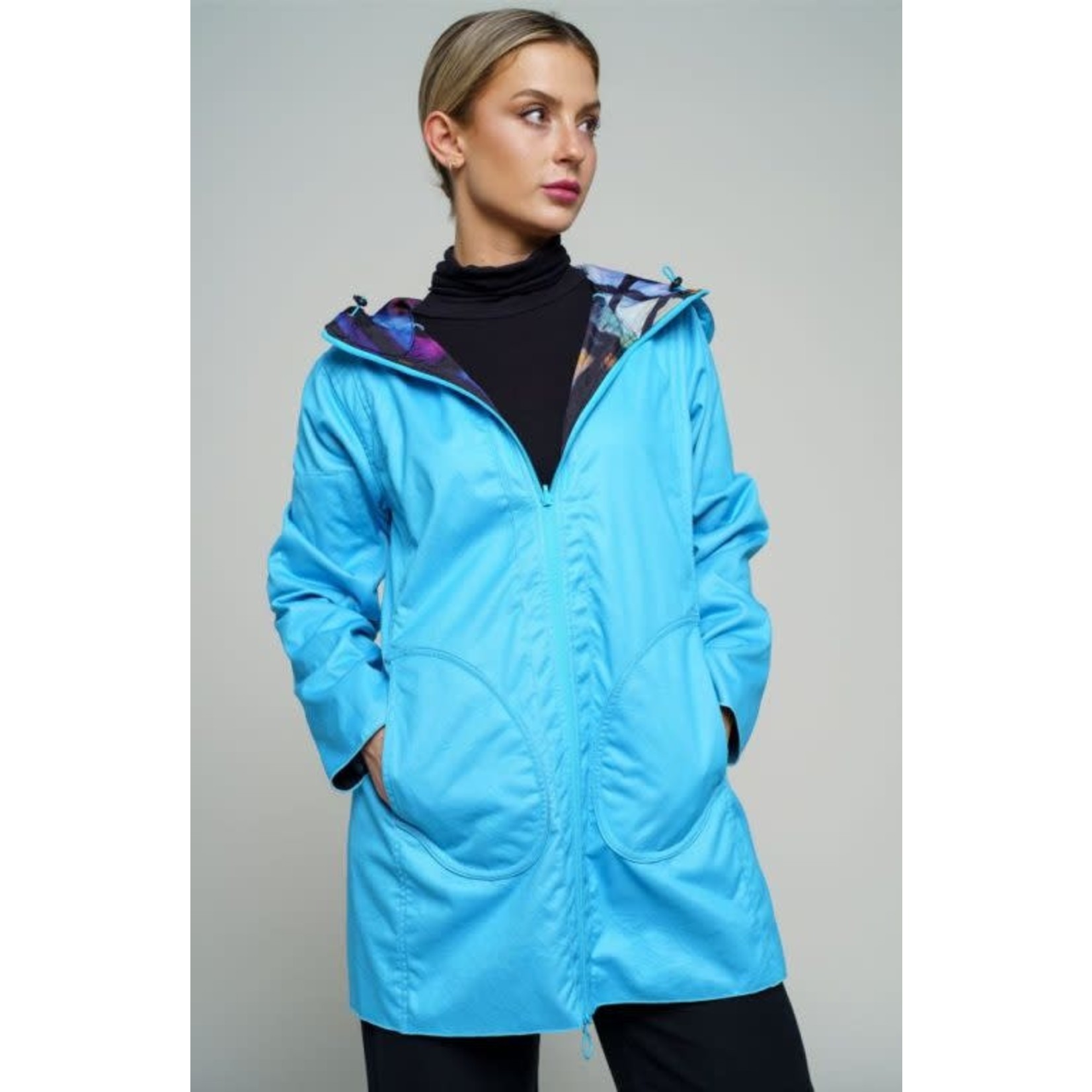 Reversable Jacket With Crinkle Hood in 