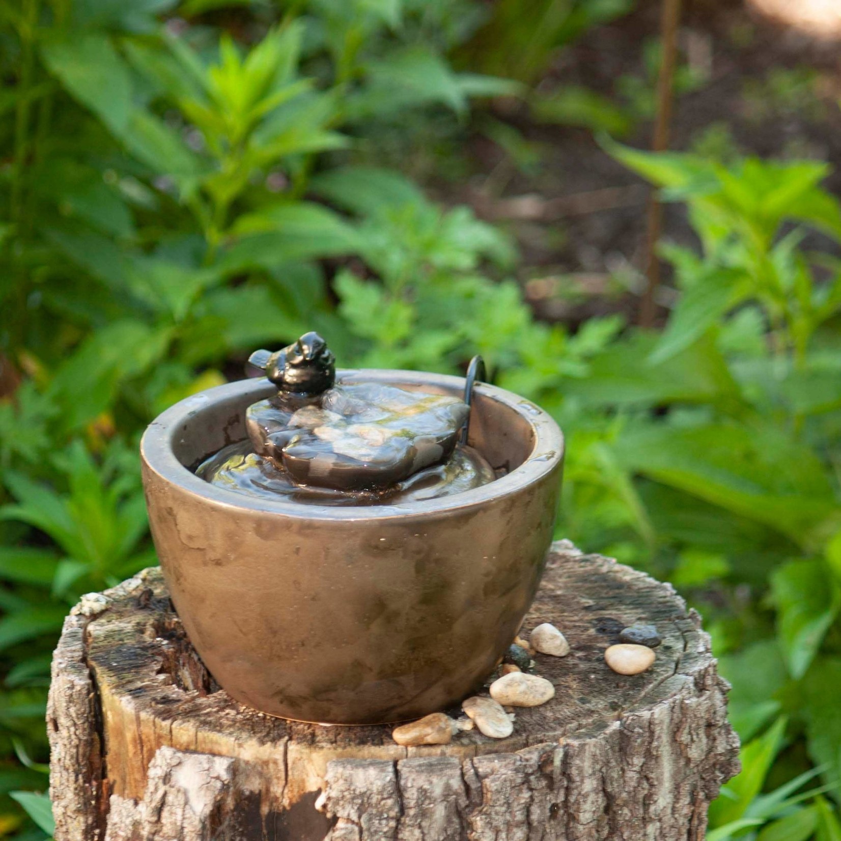 Foreside Home and Garden Sparrow On Leaf Fountain