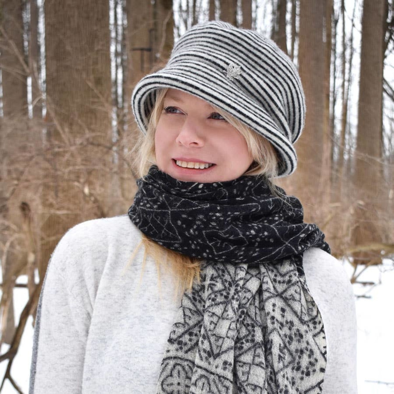 Esposito Wool Angora Striped Roll Brim Hat in Wht/Blk