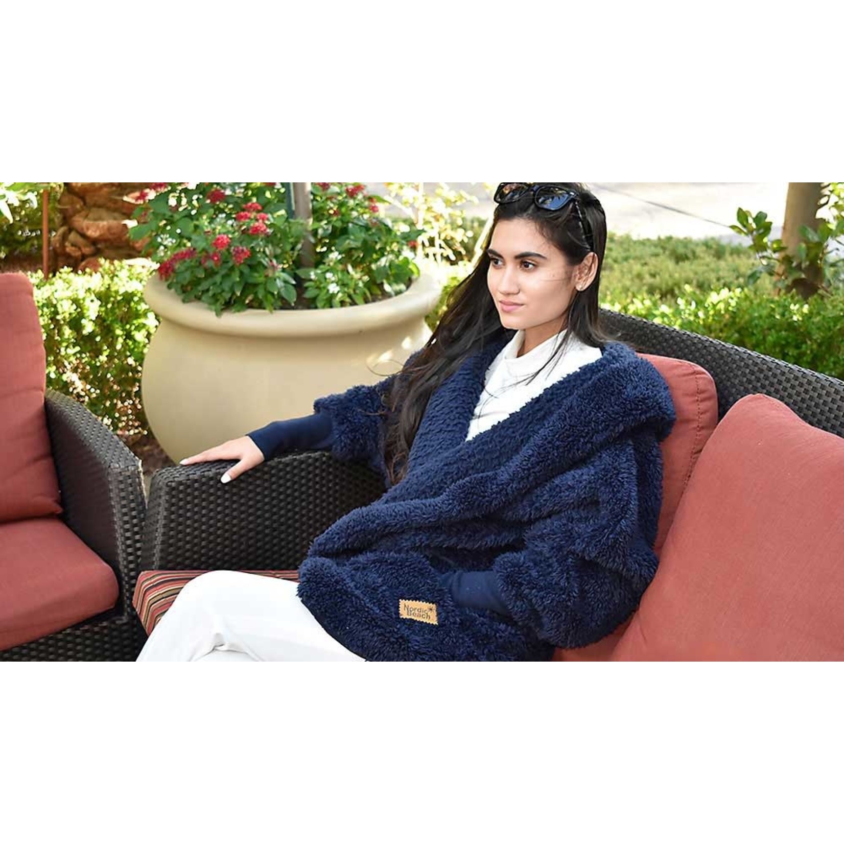 Nordic Beach Fuzzy Fleece Hooded Cardigan in Midnight Navy