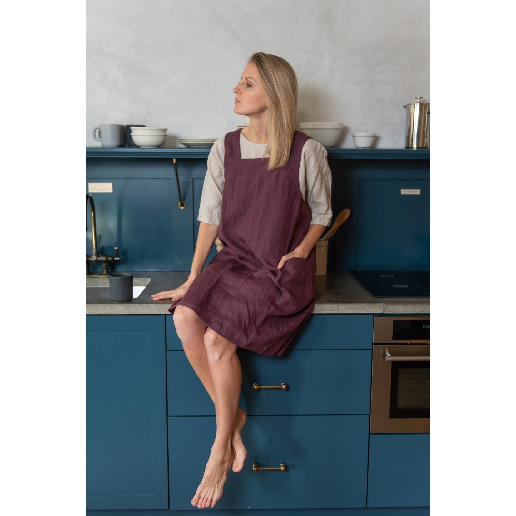 Vikolino Linen Pinafore (Japanese Apron) in Plum