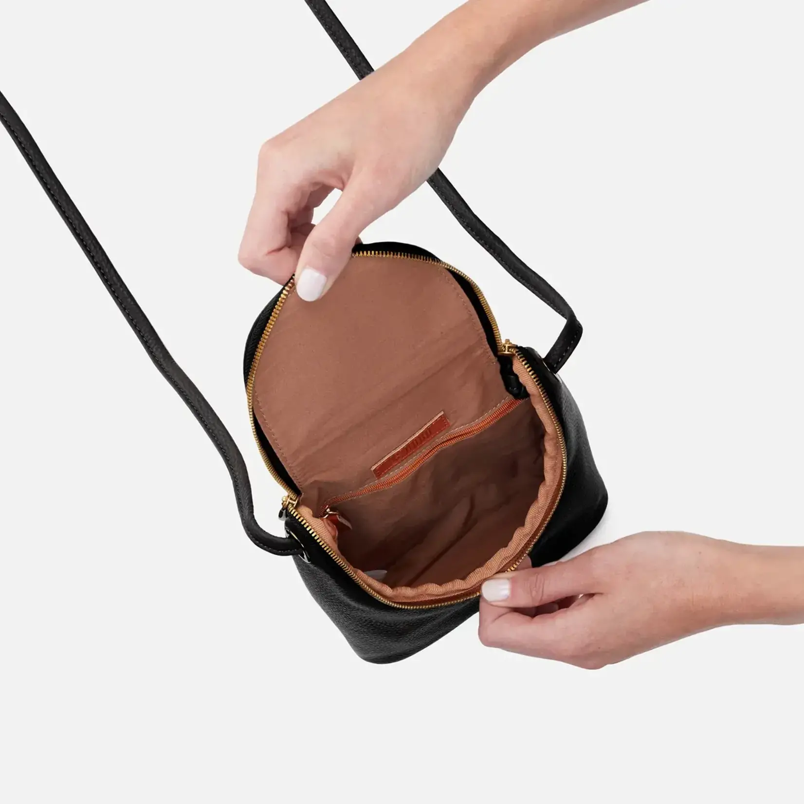 HOBO Fern Crossbody - Pebbled Leather in Black