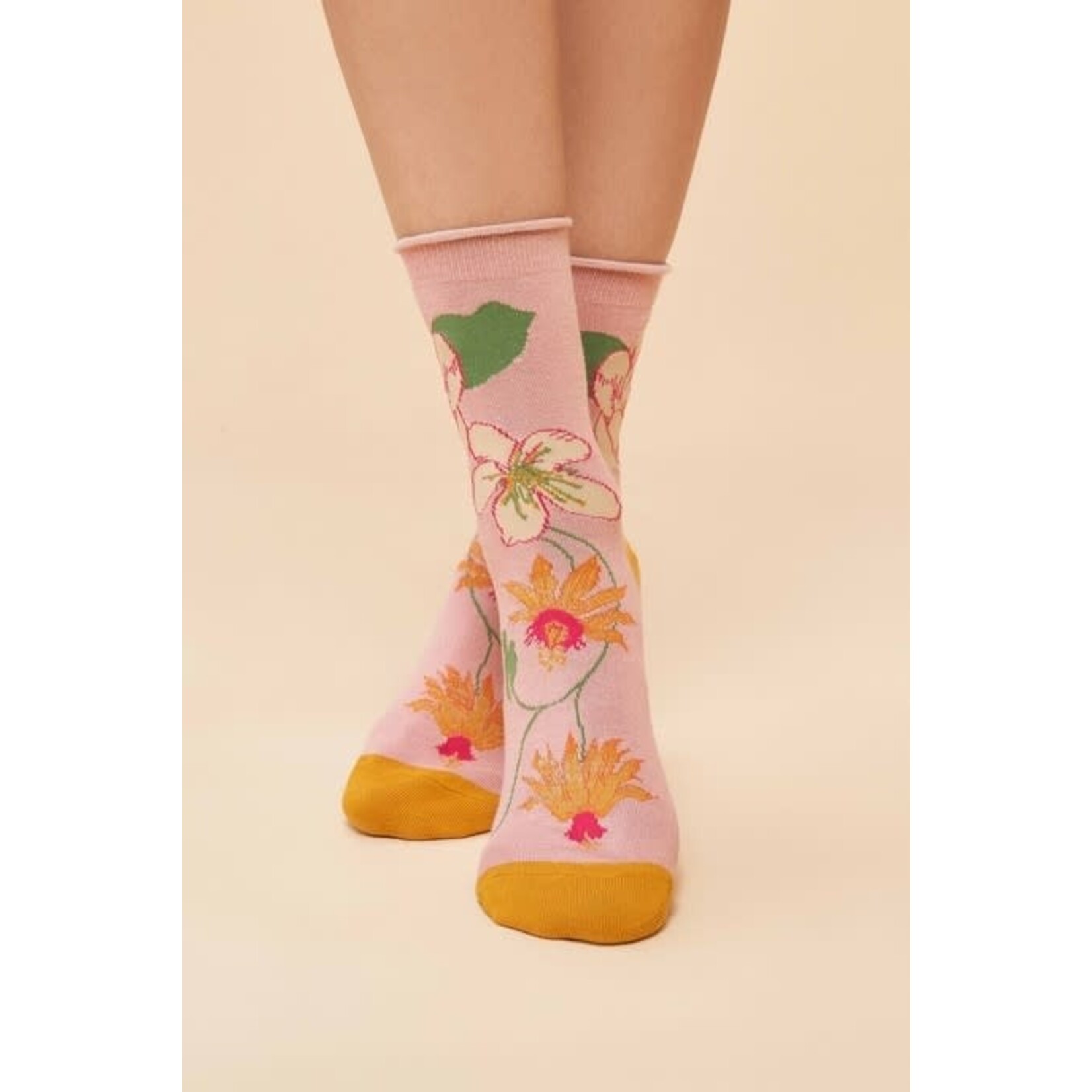 Powder Tropical Flora Ankle Socks in Petal