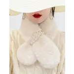 Faux Fur w/Pearl Pull thru in Cream