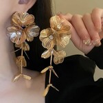 Flower Long Tassel Earrings in Gold