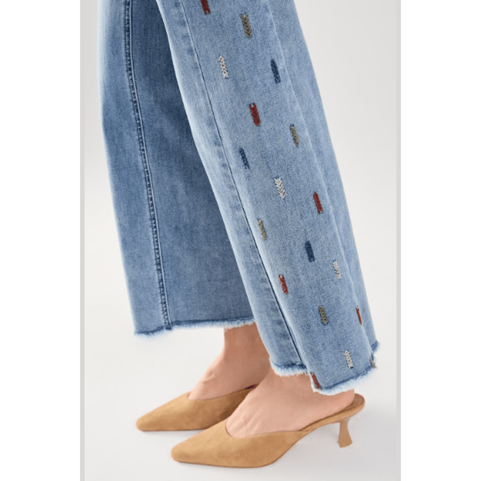 FDJ Pull-on Straight Ankle Jean w/ Embroider Side