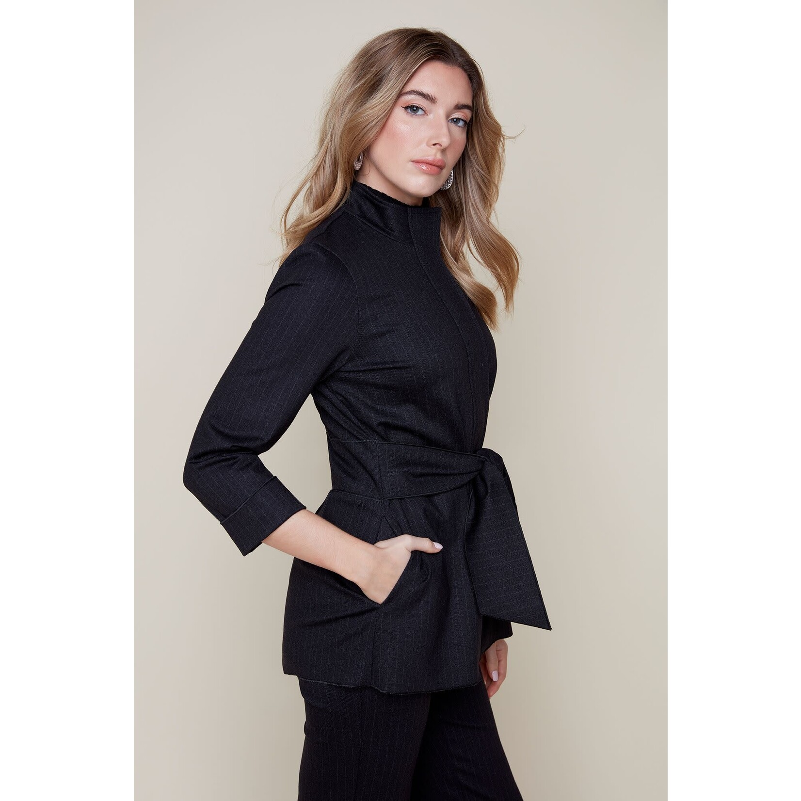 Slim Knit Jacket w/ Tie in Black