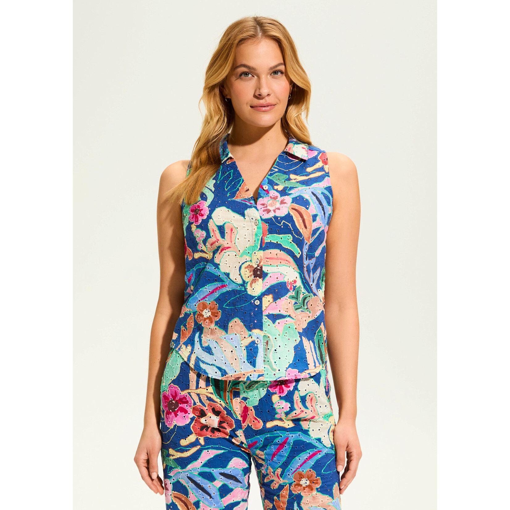 FDJ Printed Eyelet Sleeveless Top in Pop Camo Floral