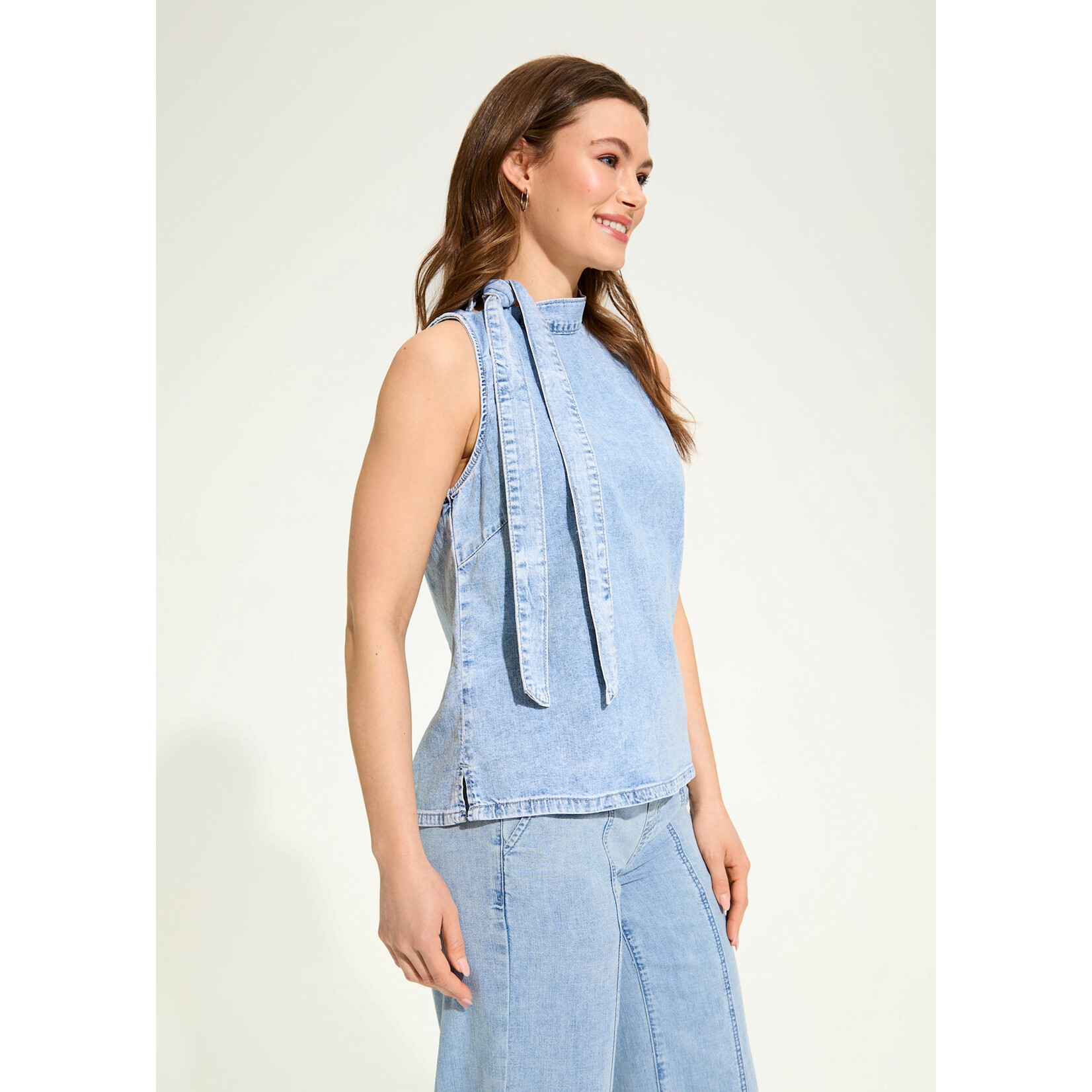FDJ Sleeveless Bow Neck Blouse in Powder Wash