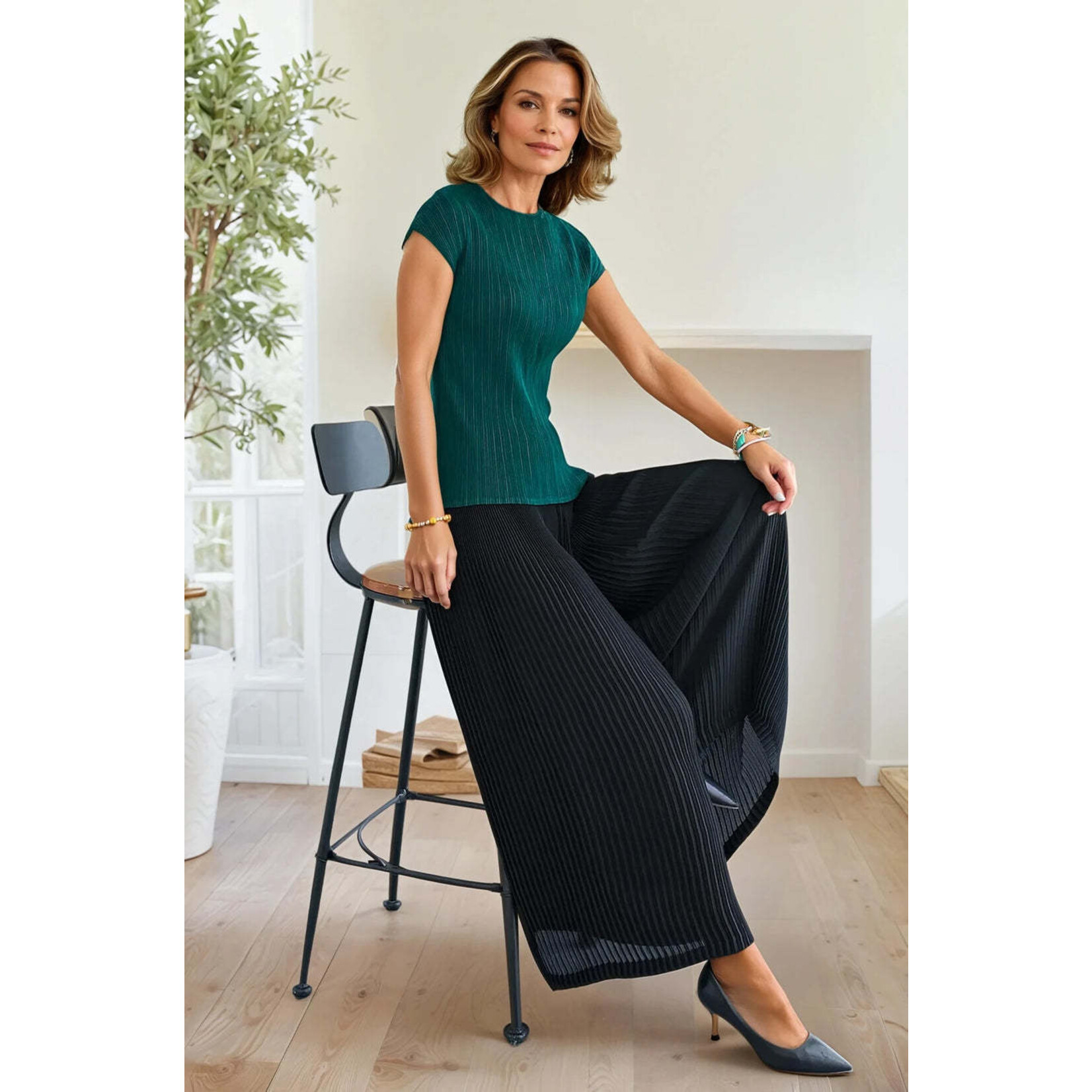 Permanent Pleated Palazzo Pant in Black