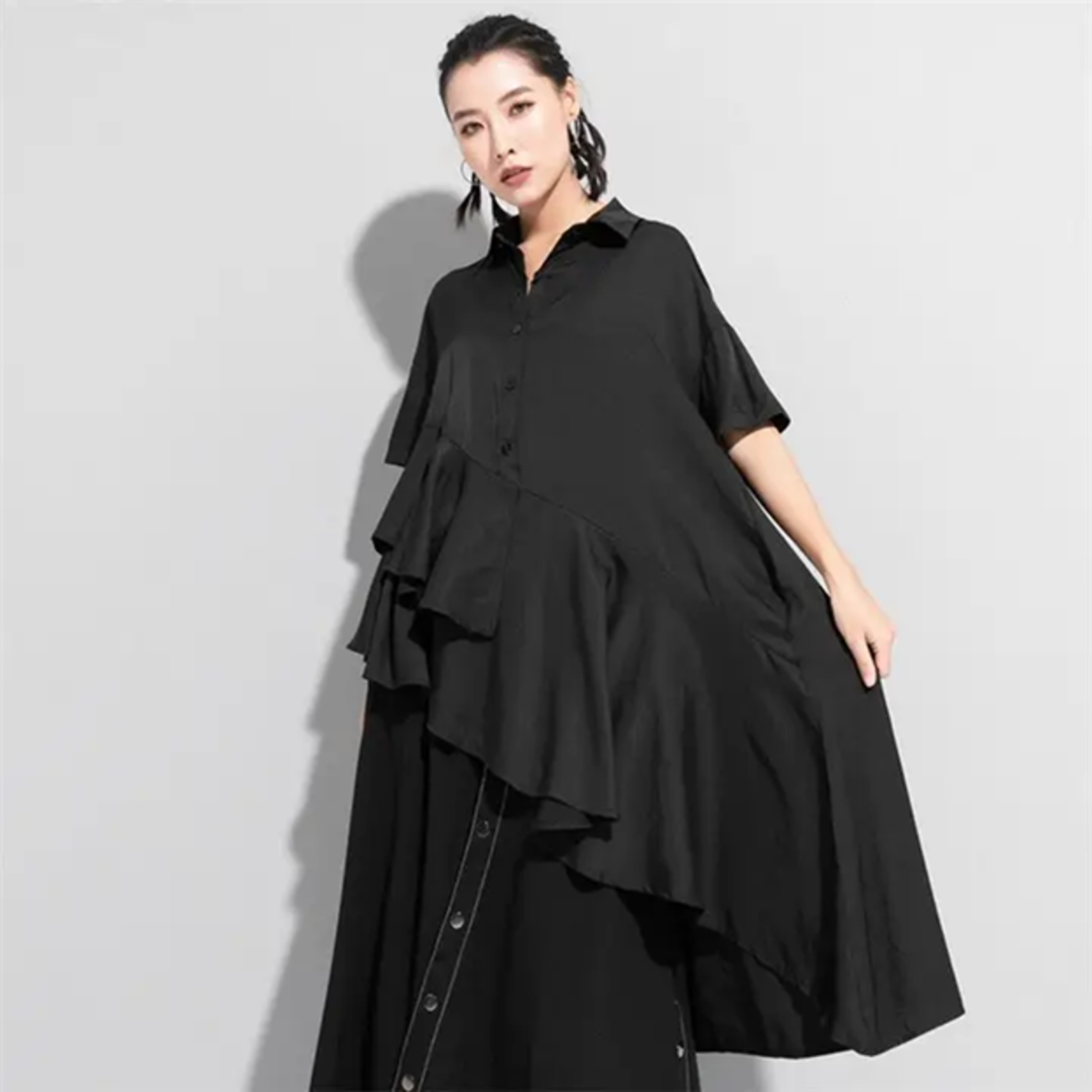 Stylish Short Slv Shirt w/ Irregular Ruffle Hem in Black OS
