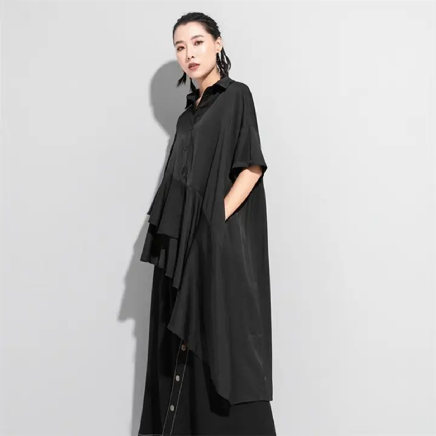 Stylish Short Slv Shirt w/ Irregular Ruffle Hem in Black OS