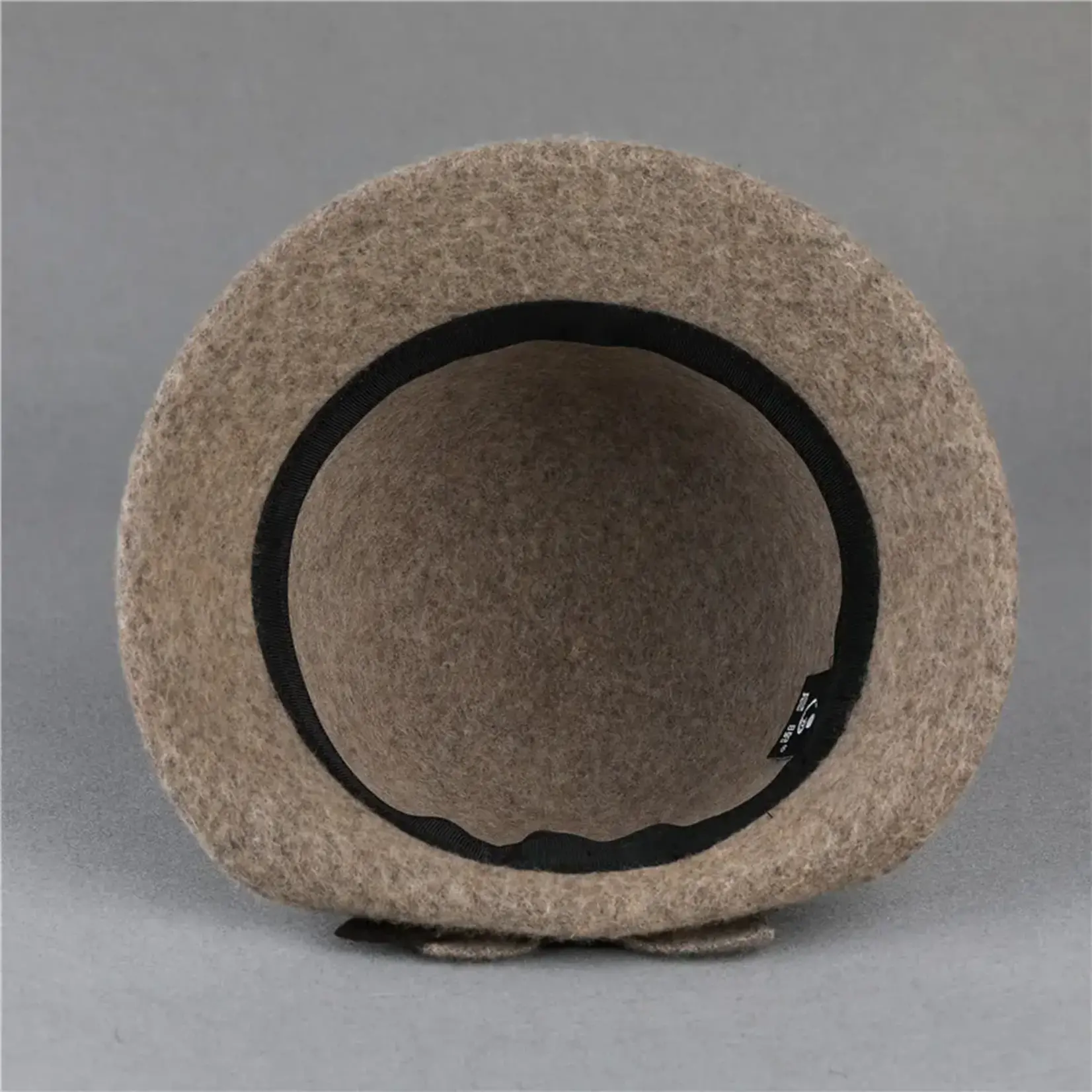 Black 100% Wool Back Upturn w/Bow in Grey