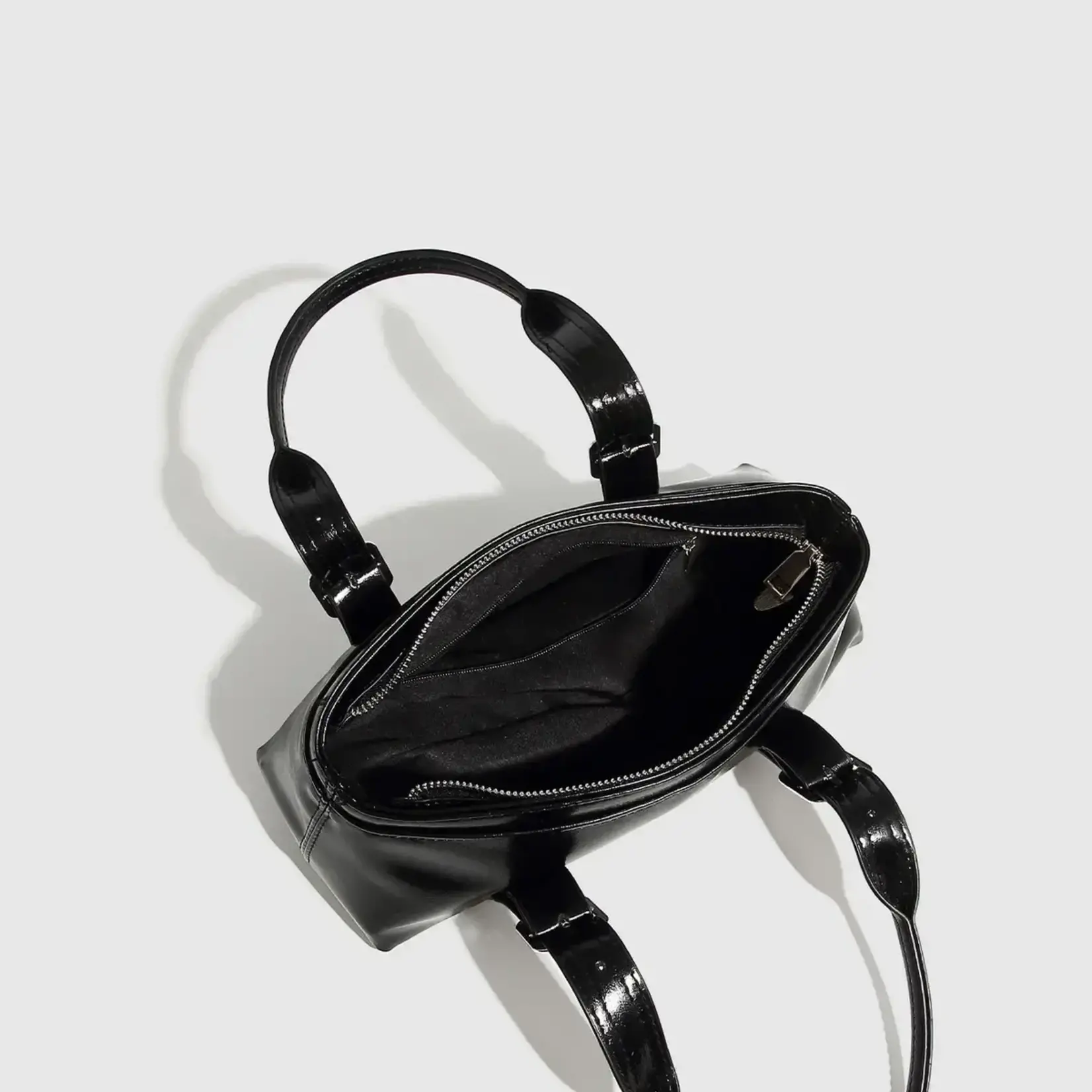 Classic Buckle Boston Zipper Handbag In Black
