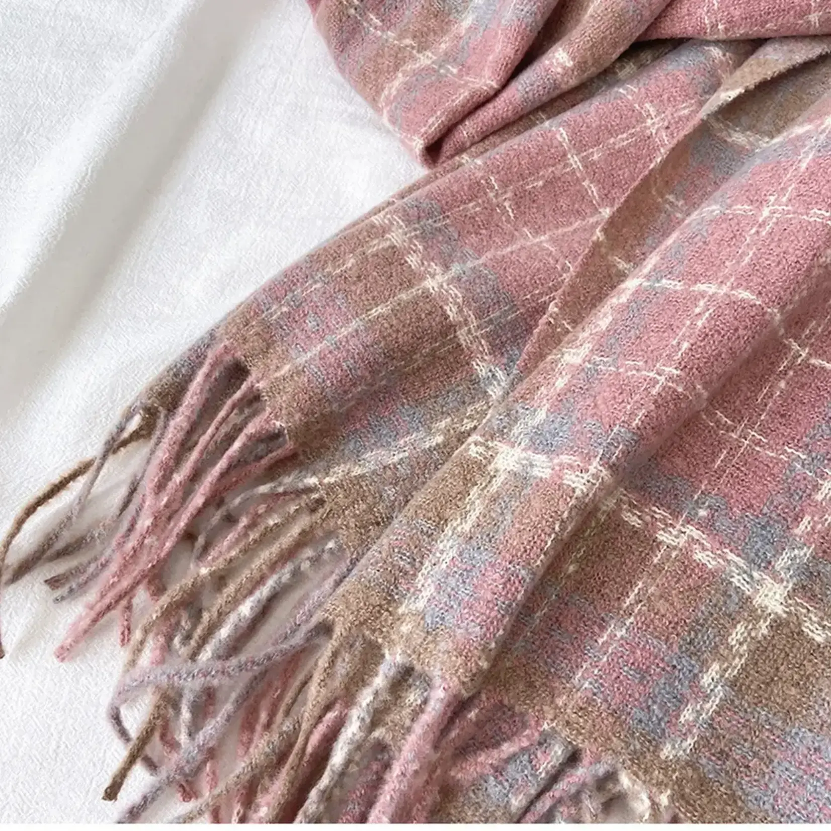 Plaid Scarf w/Fringe in Pink