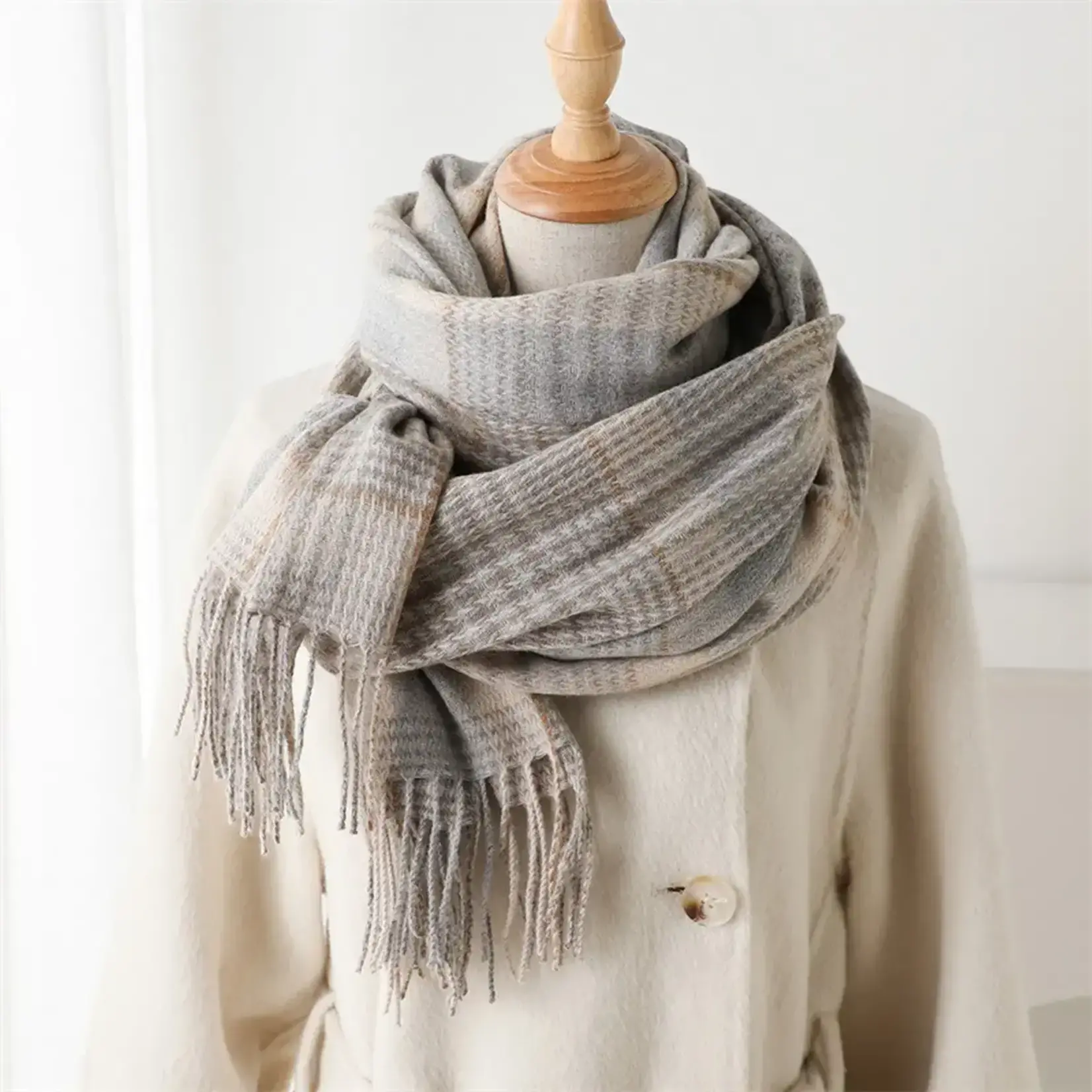 Plaid Scarf w/Fringe in Off-White