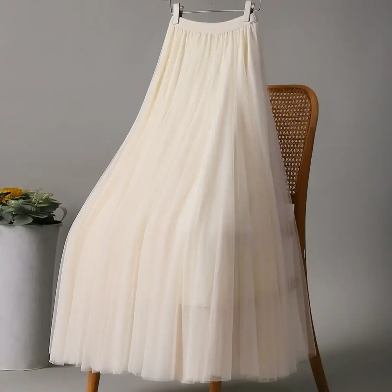 Solid Color Elastic-Waist Tulle A-Line Skirt in Beige OS